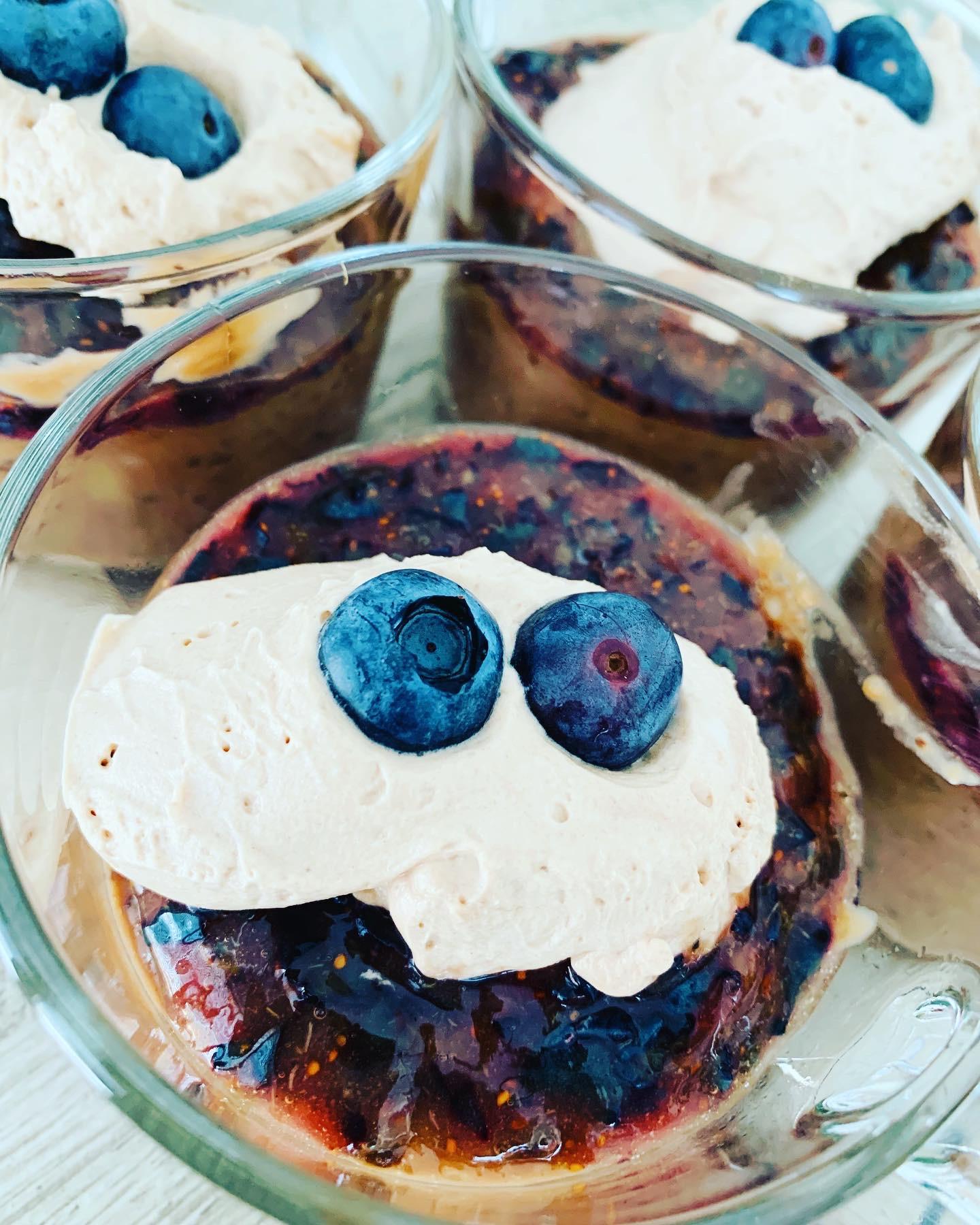 Tapiokin puding z borovnicami